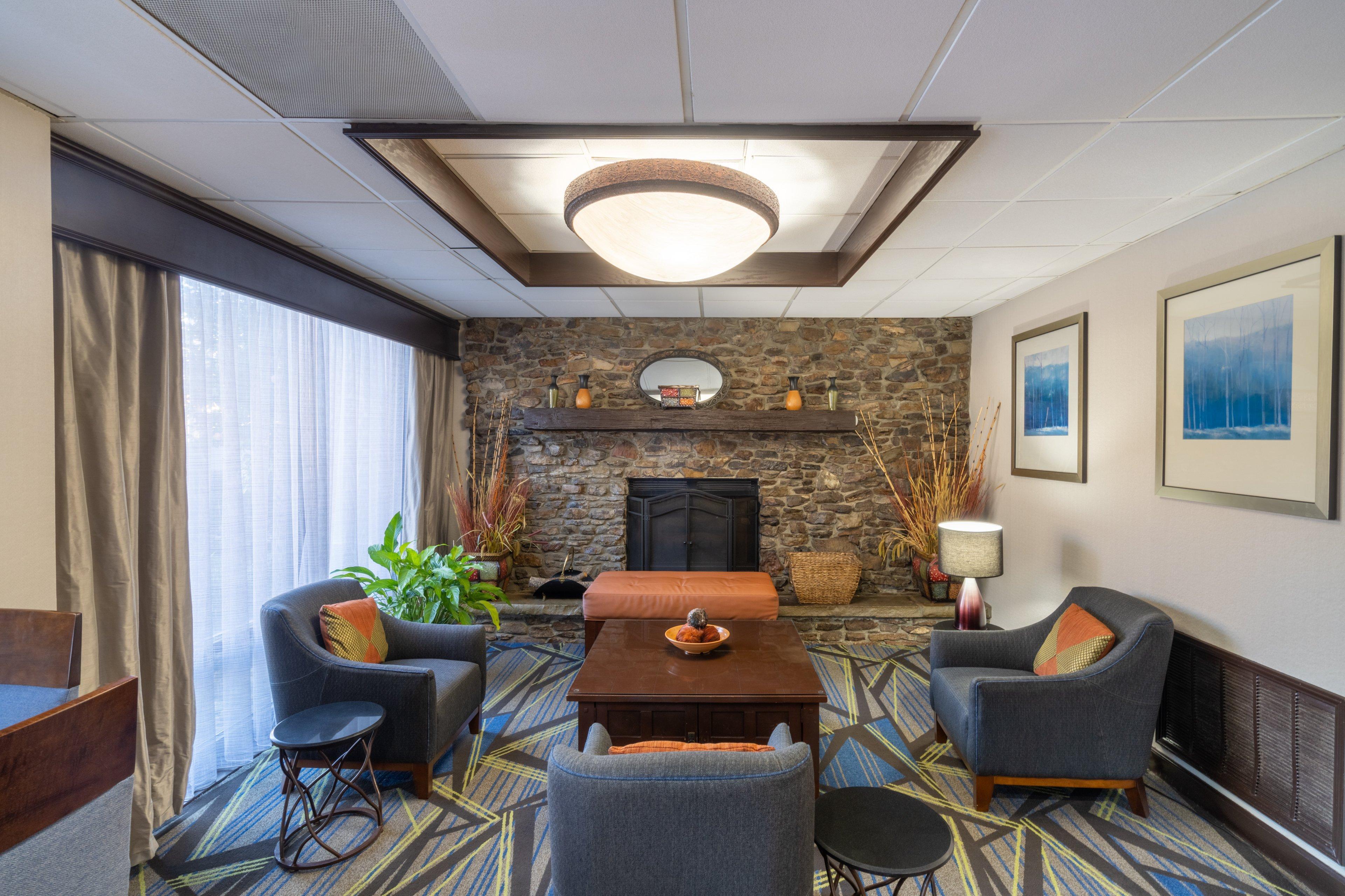 Holiday Inn Express Forsyth By Ihg Экстерьер фото
