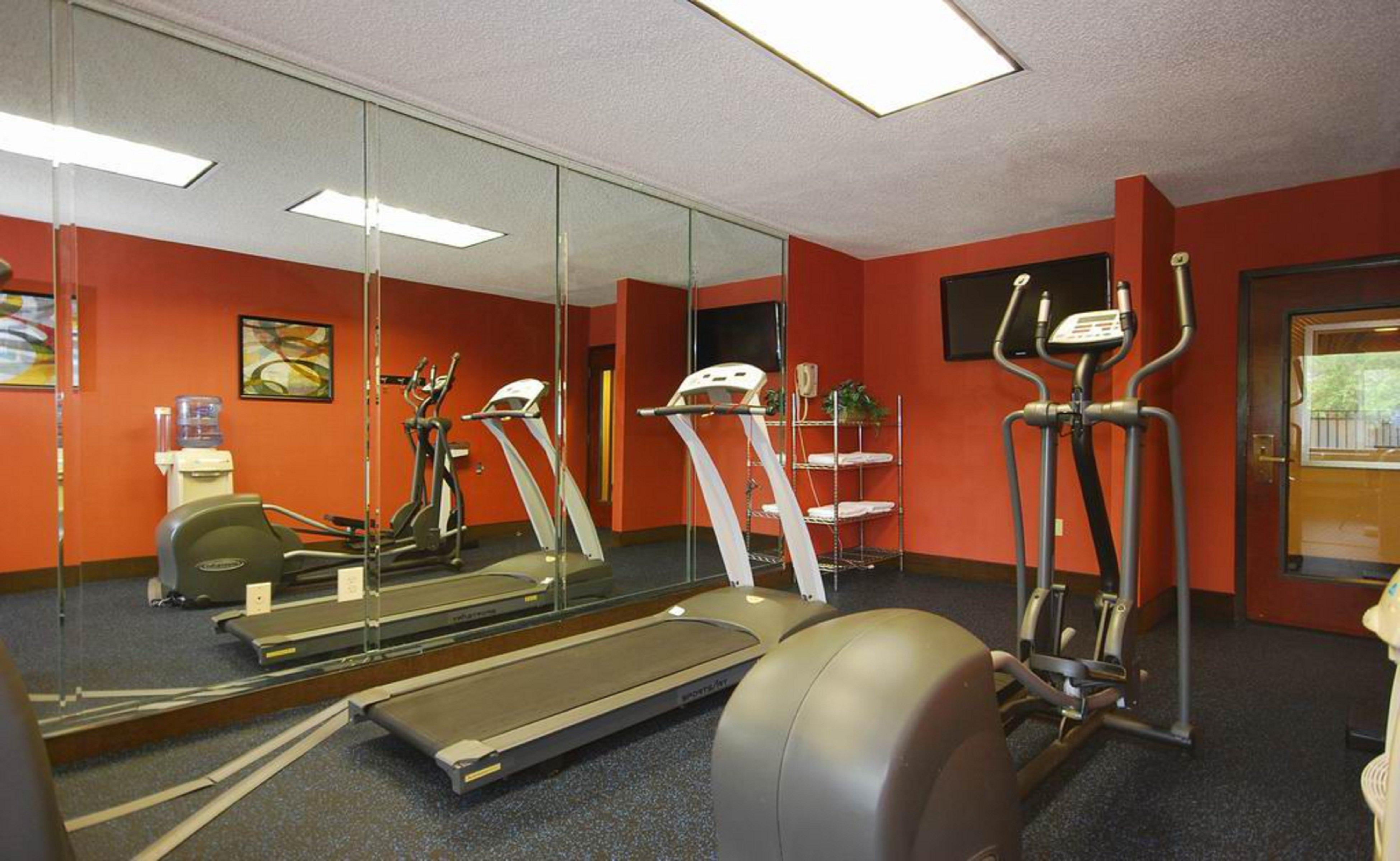 Holiday Inn Express Forsyth By Ihg Экстерьер фото