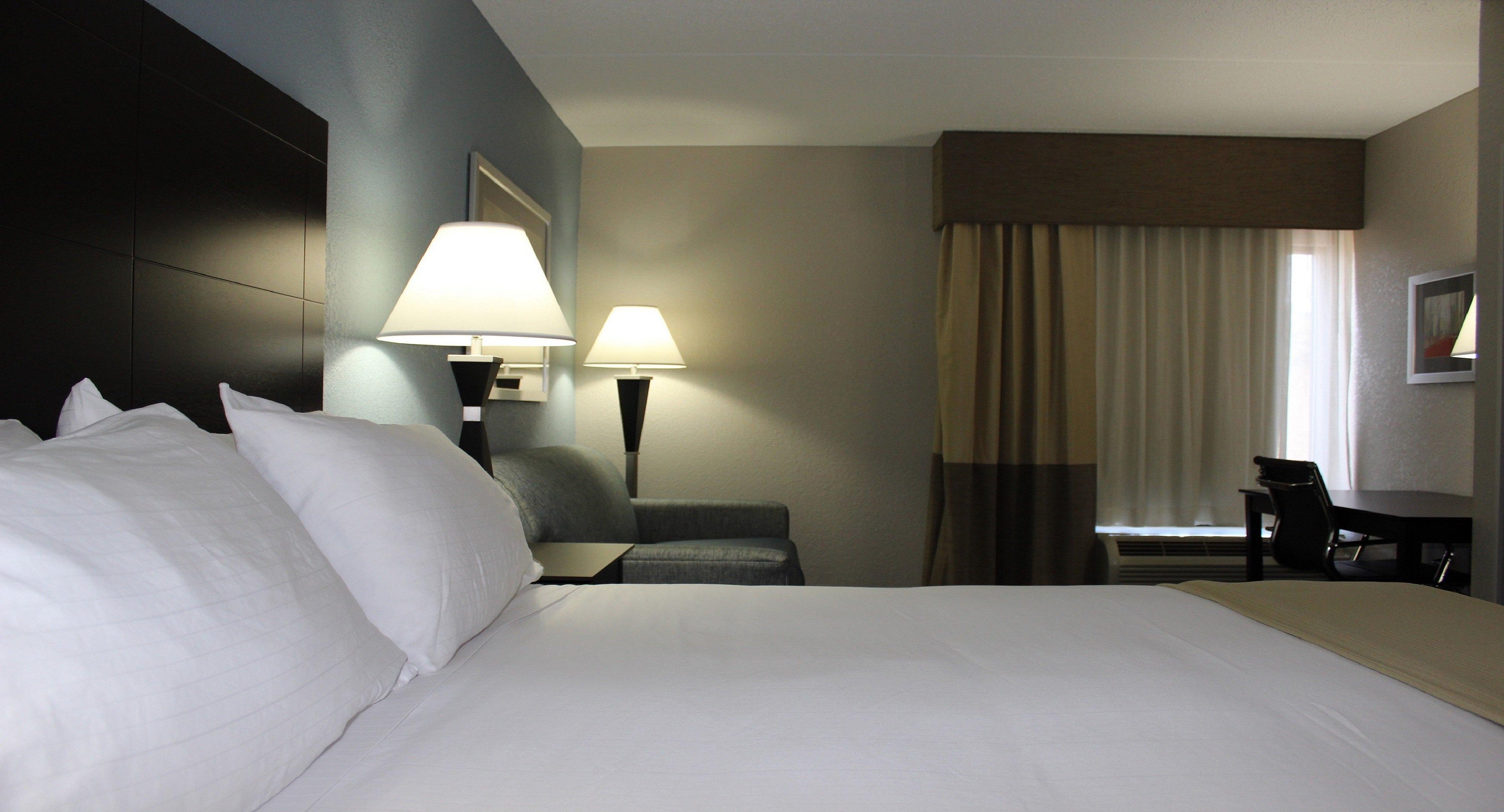 Holiday Inn Express Forsyth By Ihg Экстерьер фото