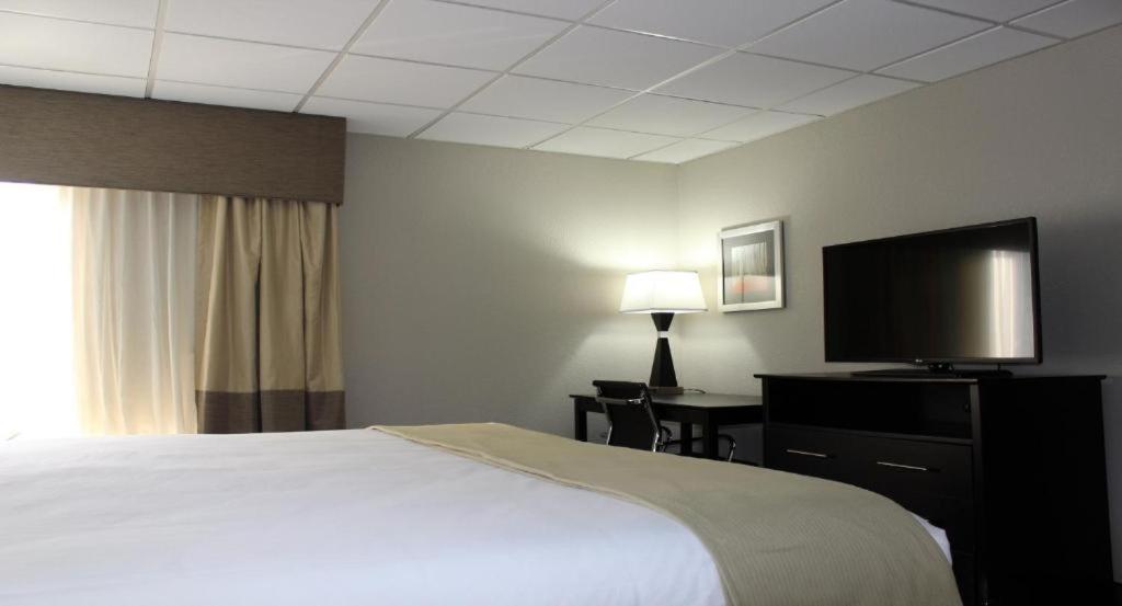 Holiday Inn Express Forsyth By Ihg Экстерьер фото