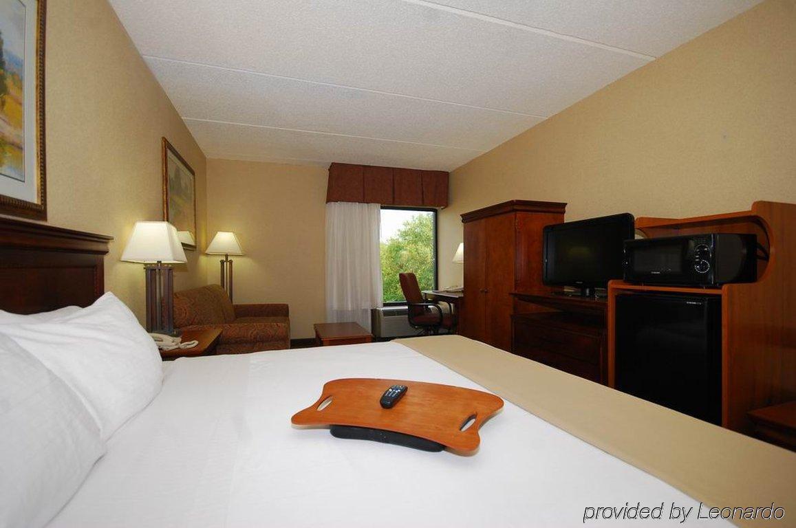 Holiday Inn Express Forsyth By Ihg Номер фото