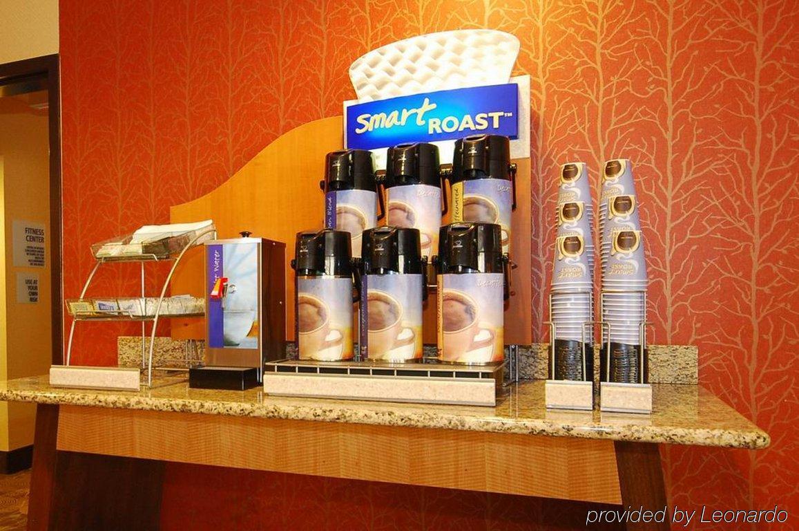 Holiday Inn Express Forsyth By Ihg Ресторан фото