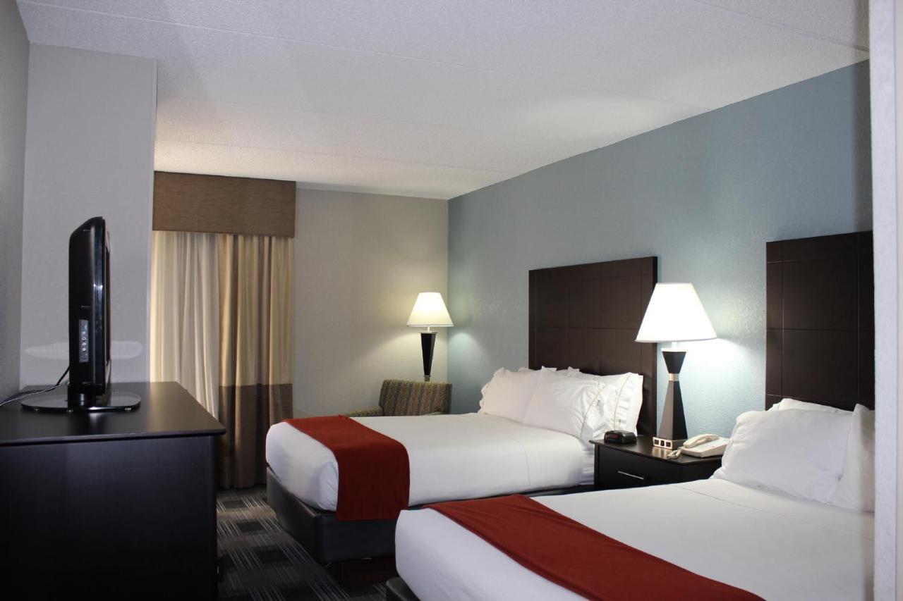 Holiday Inn Express Forsyth By Ihg Экстерьер фото